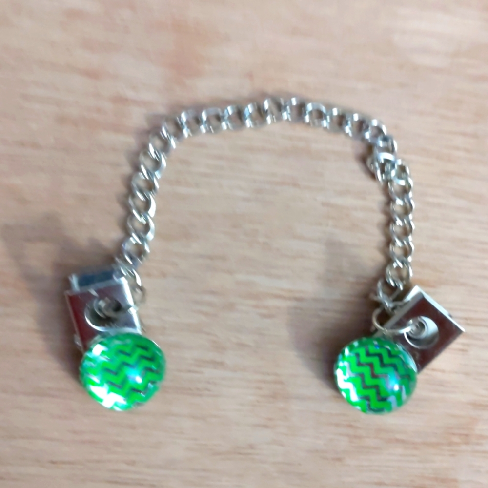 Sweater Shawl Scarf Clip Green